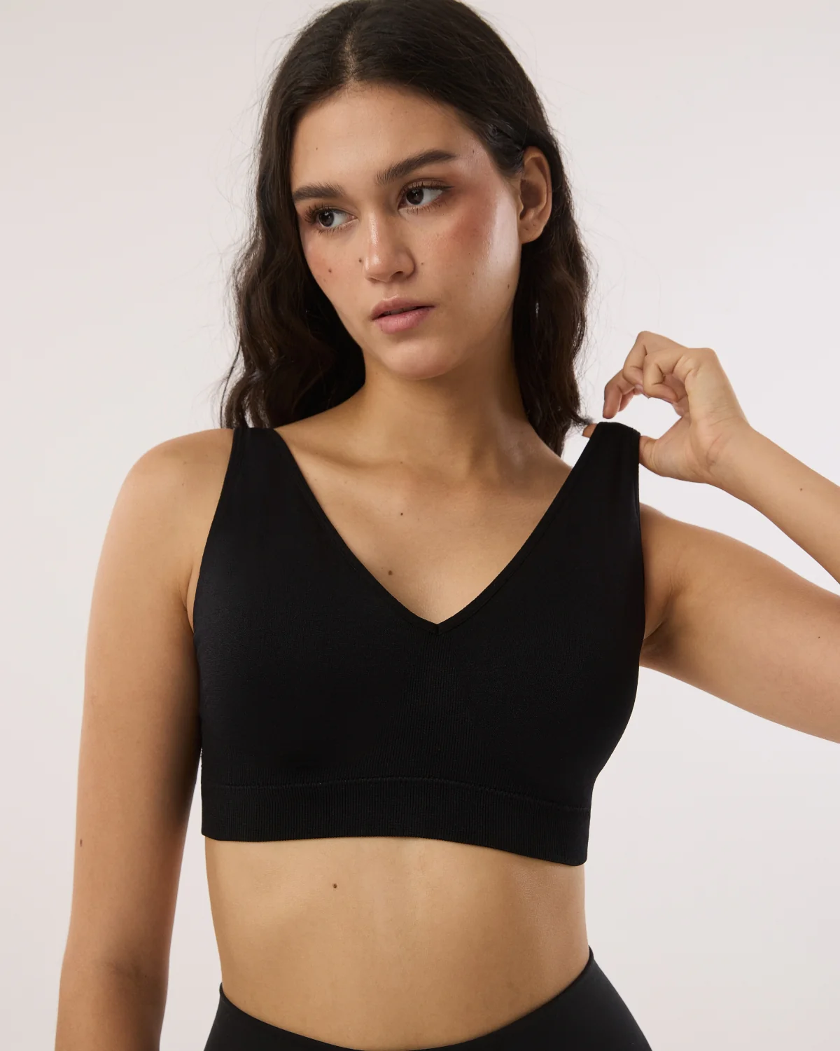 Seamless V-Neck Bra with Back Closure 9178 - Image 9